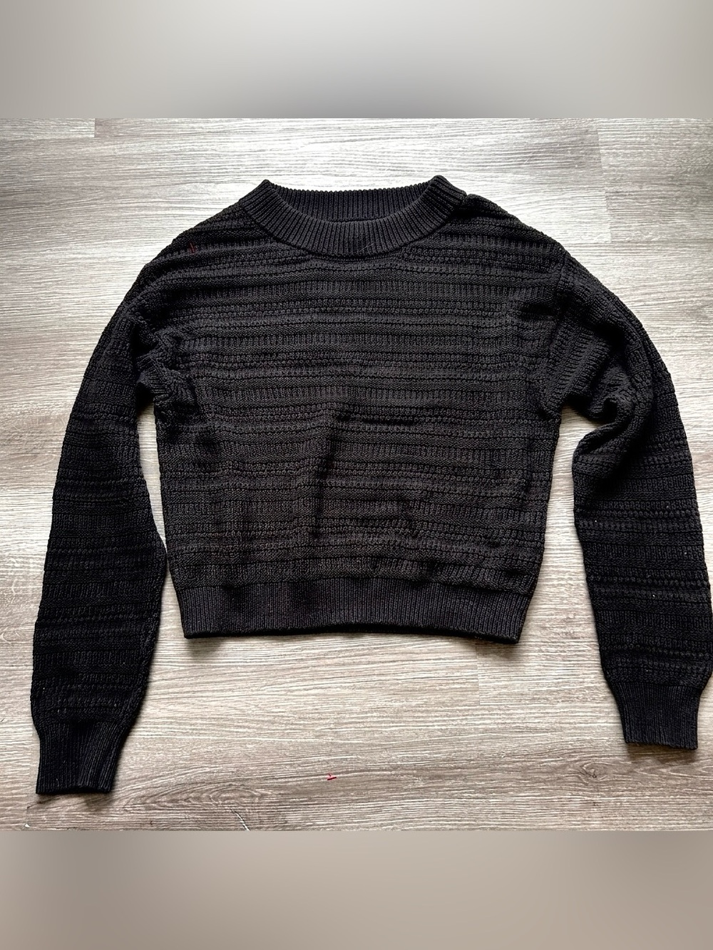 Women’s Universal Thread Black Textured Crewneck Sweater - size M